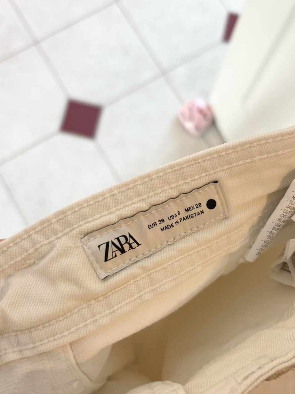 Zara White High Rise Wide Leg Jeans - Picture 3 of 4